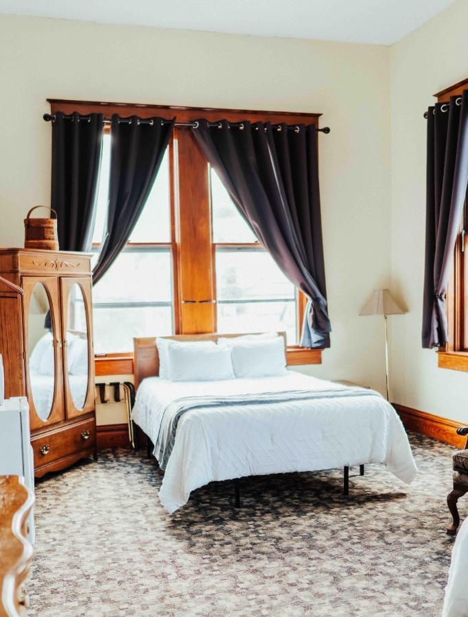 Town Hall Inn Lead Ngoại thất bức ảnh