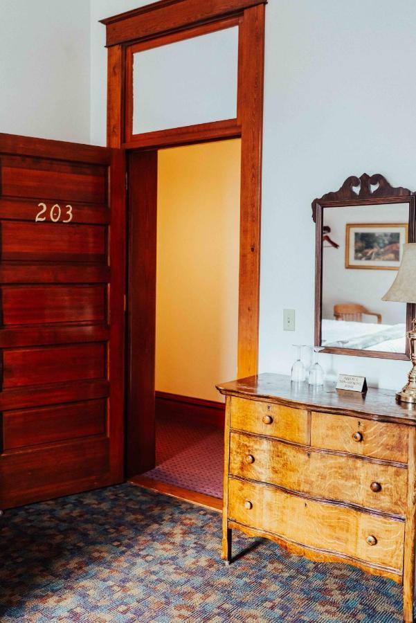 Town Hall Inn Lead Ngoại thất bức ảnh