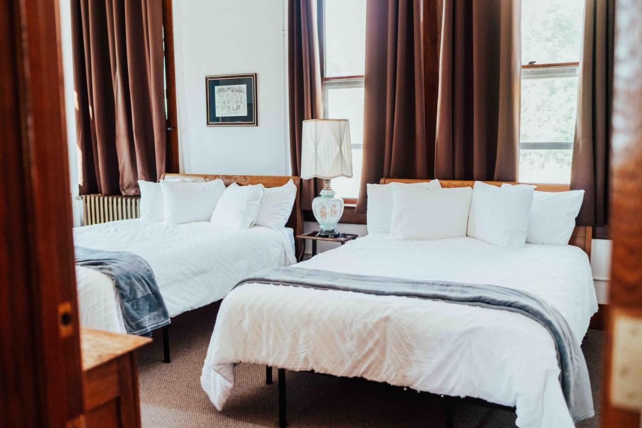 Town Hall Inn Lead Ngoại thất bức ảnh